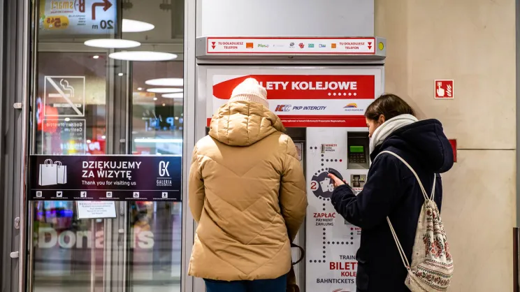 Automaty biletowe na dworcu Kraków Główny