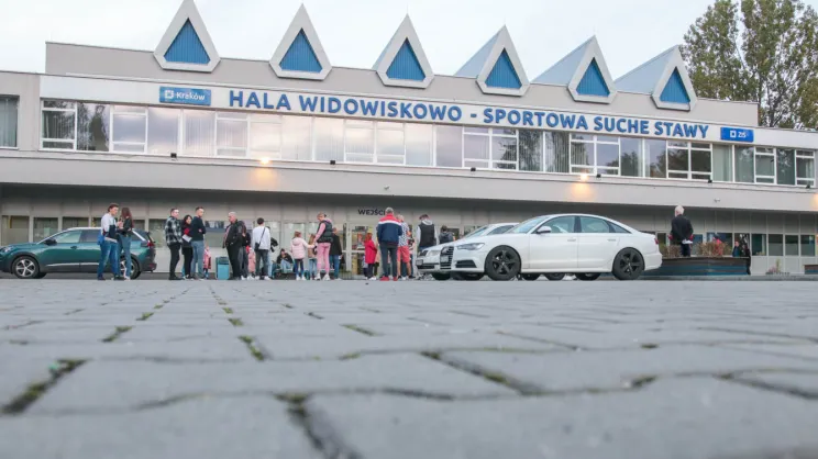 Hala Hutnika przy ulicy Ptaszyckiego