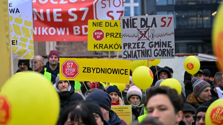 Protest pod siedzibą GDDKiA przeciwko budowie S7 na południu Krakowa