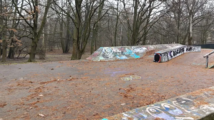 Miejsce po skateparku w parku Lilii Wenedy