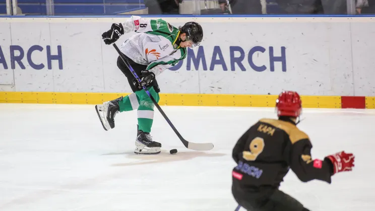 Teddy Bear Toss podczas meczu Comarch Cracovii