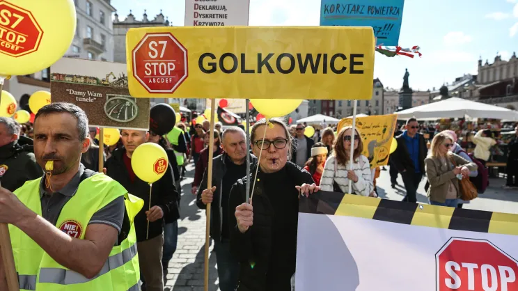 Protest przeciwko budowie trasy S7