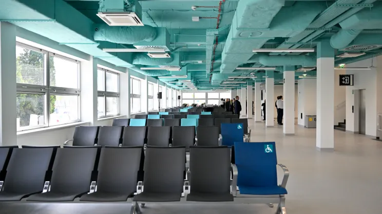 Otwarcie nowego tymczasowego terminalu dla oczekujących w Kraków Airport Balice
