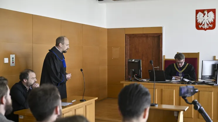 Rozprawa w trybie referendalnym Wojciech Jakubowski kontra Szczęsny Filipiak