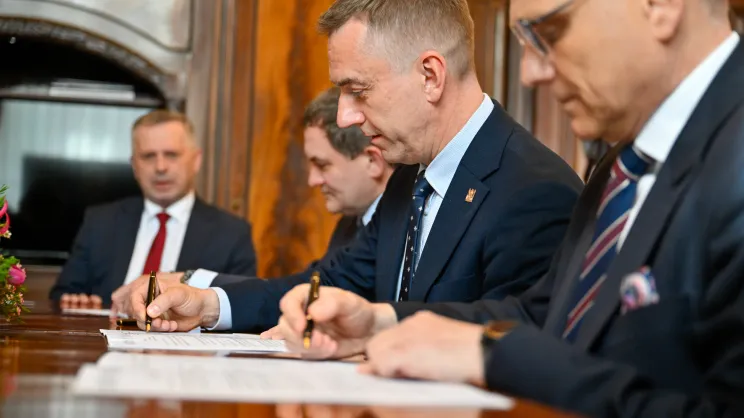 Podpisanie przez prof. Andrzeja Szaratę listu intencyjnego o współpracy przy przygotowaniach do budowy metra