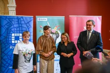 Współorganizatorami wydarzenia są Uniwersytet Jagielloński, Szpital Uniwersytecki i Urząd Miasta Krakowa. Na zdjęciu ich przedstawiciele