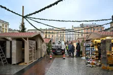 Przygotowania do otwarcia Jarmarku Bożonarodzeniowego na Rynku Głównym