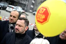 Aleksander Miszalski na proteście przeciwko budowie drogi S7