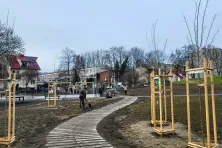 Trwają prace w ogródku jordanowskim przy ul. Pużaka