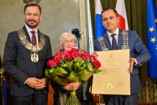 Nadanie honorowego obywatelstwa miasta Krakowa Krystynie Zachwatowicz-Wajdzie