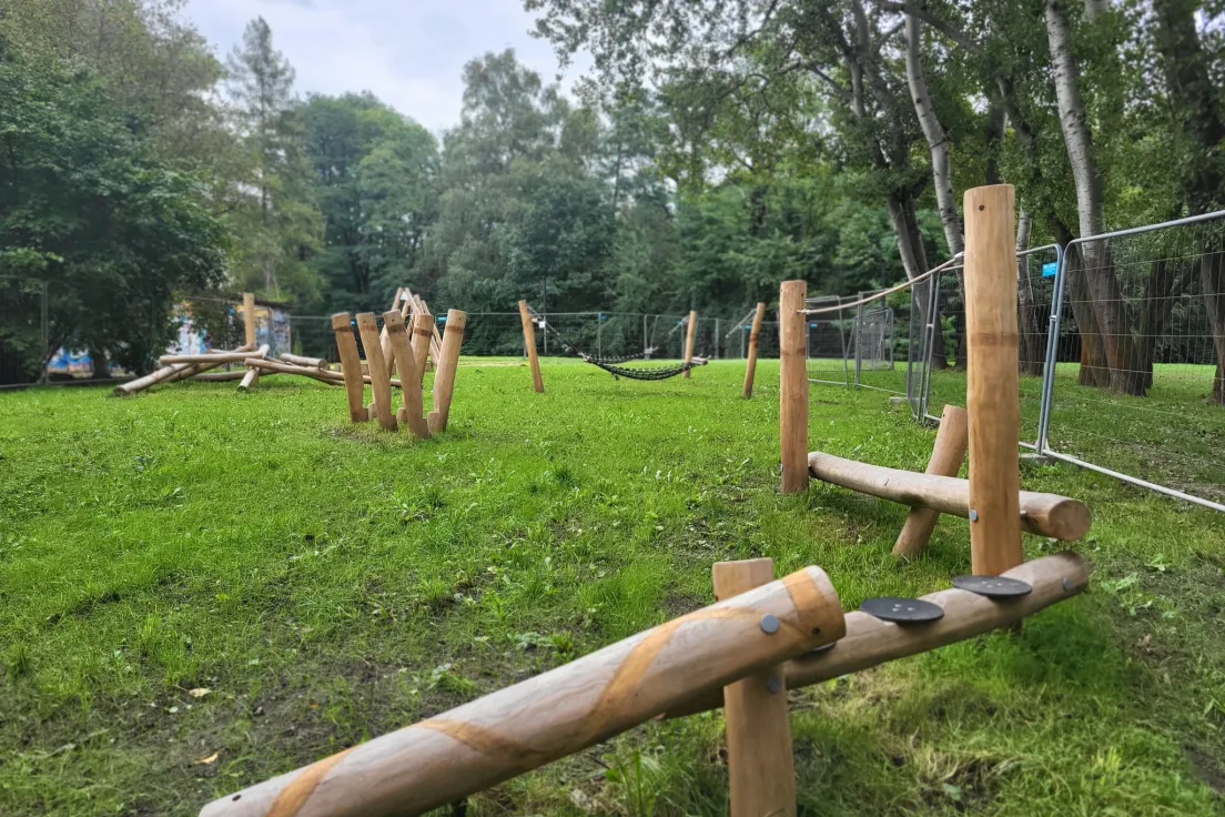Trwają prace przy zielonej strefie w Parku przy Forcie w Bronowicach