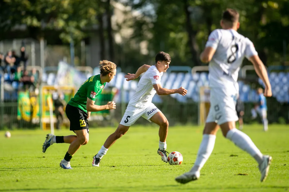 Hutnik efektownie pokonał ostatnie w tabeli GKS Jastrzębie 3:0.