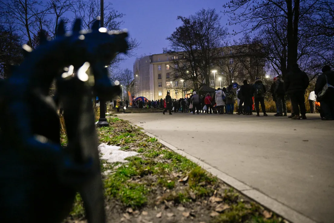 Przedświąteczny karp dla Krakowian na placu Inwalidów