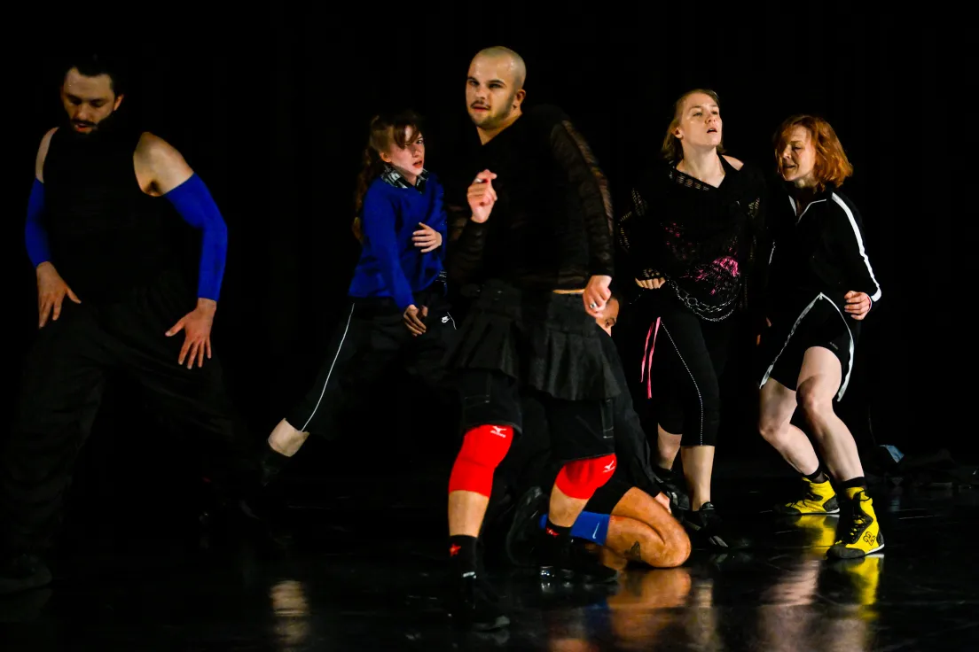 Spektakl „SWEAT” w Teatrze Groteska