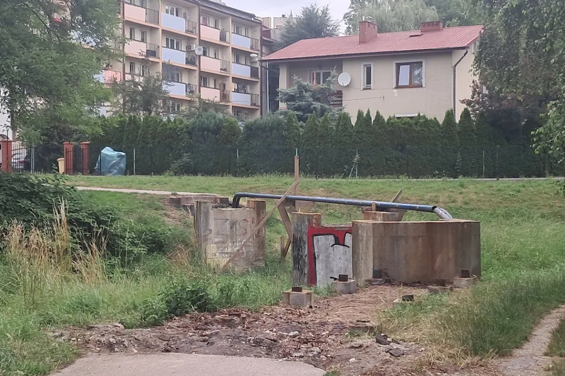 Rozebrana kładka na Wątoku w Tarnowie