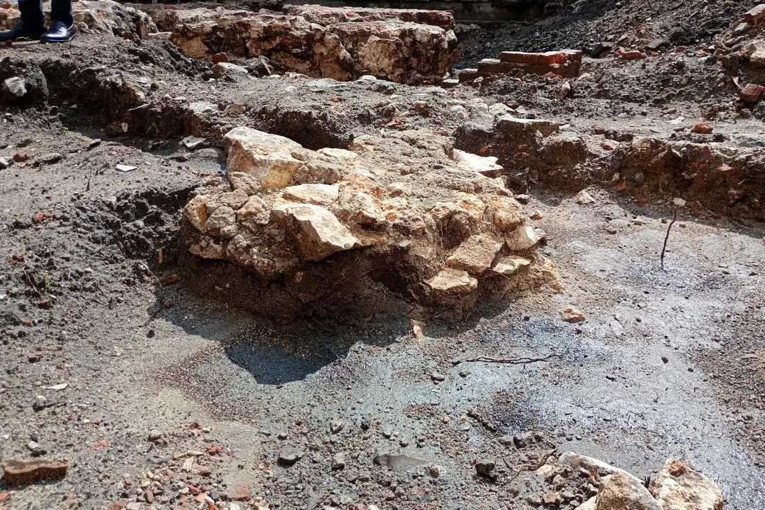 Odkrycia archeologiczne na dziedzińcu Muzeum Archeologicznego